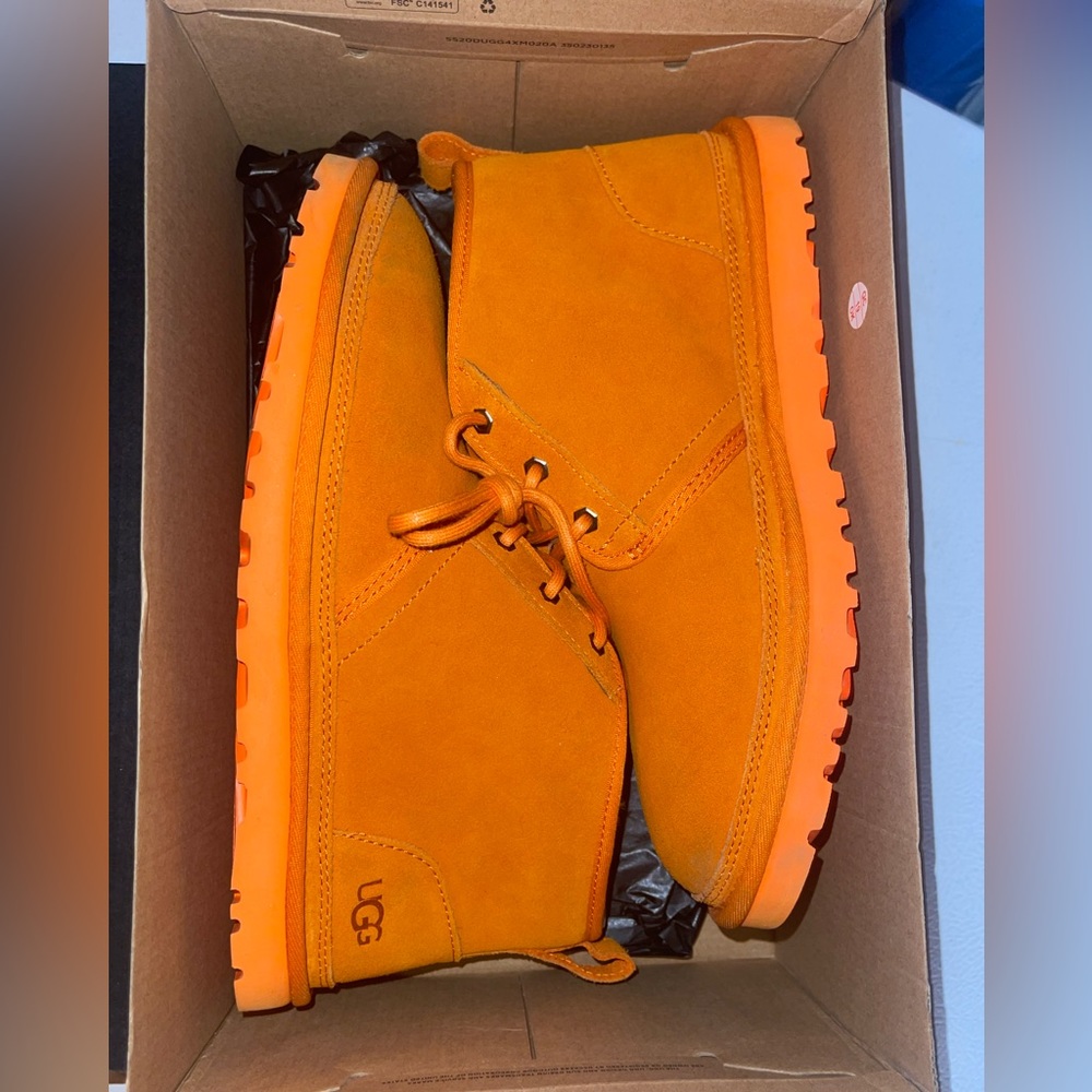 UGG NEUMAL SHOES SIZE 11